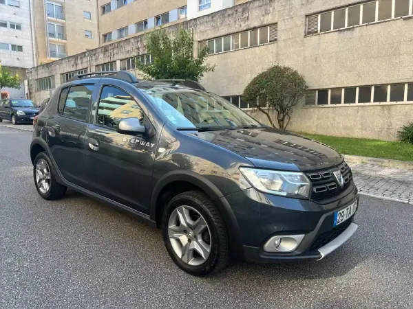 Dacia Sandero 2017 .