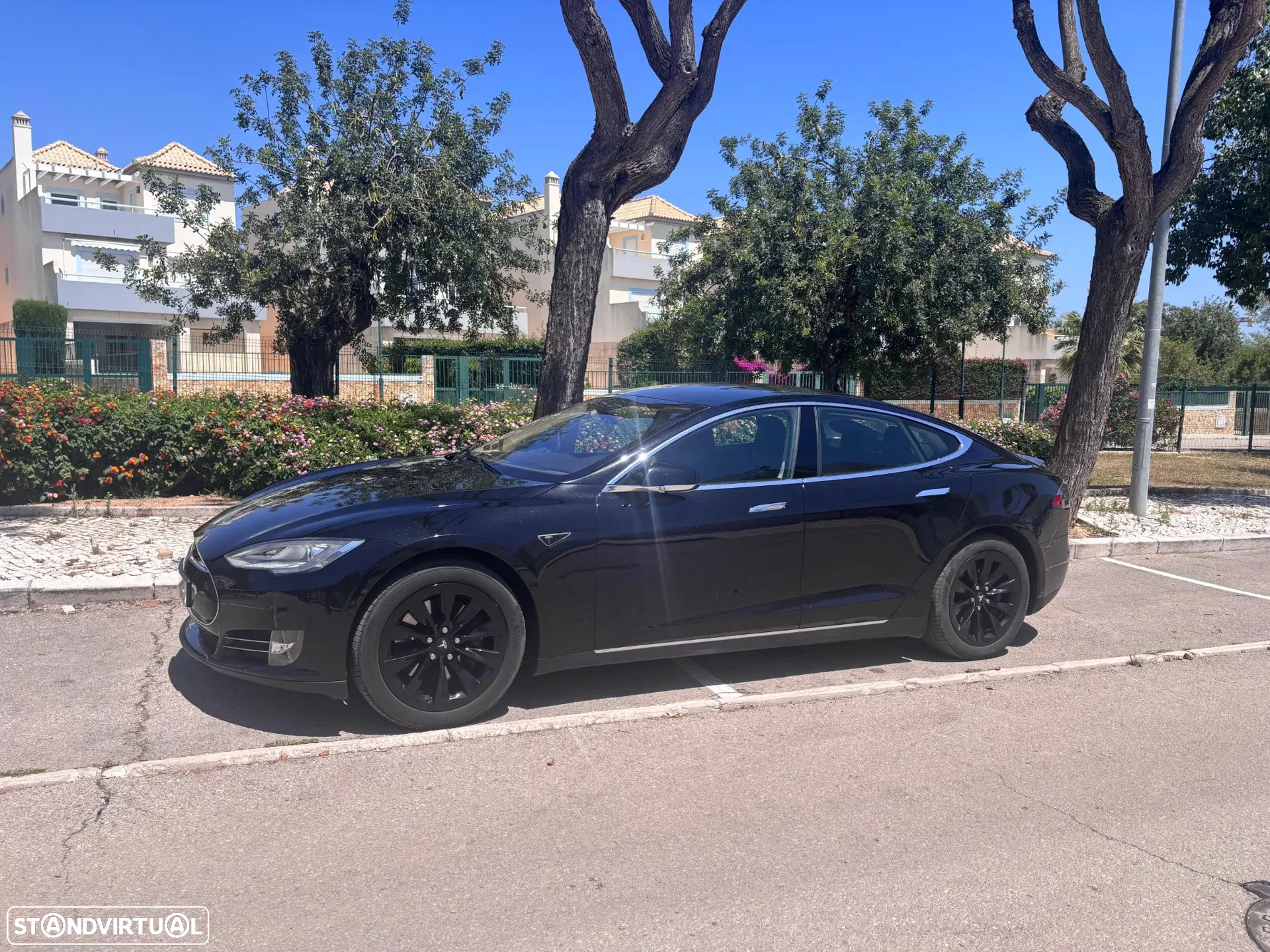Tesla Model S 85