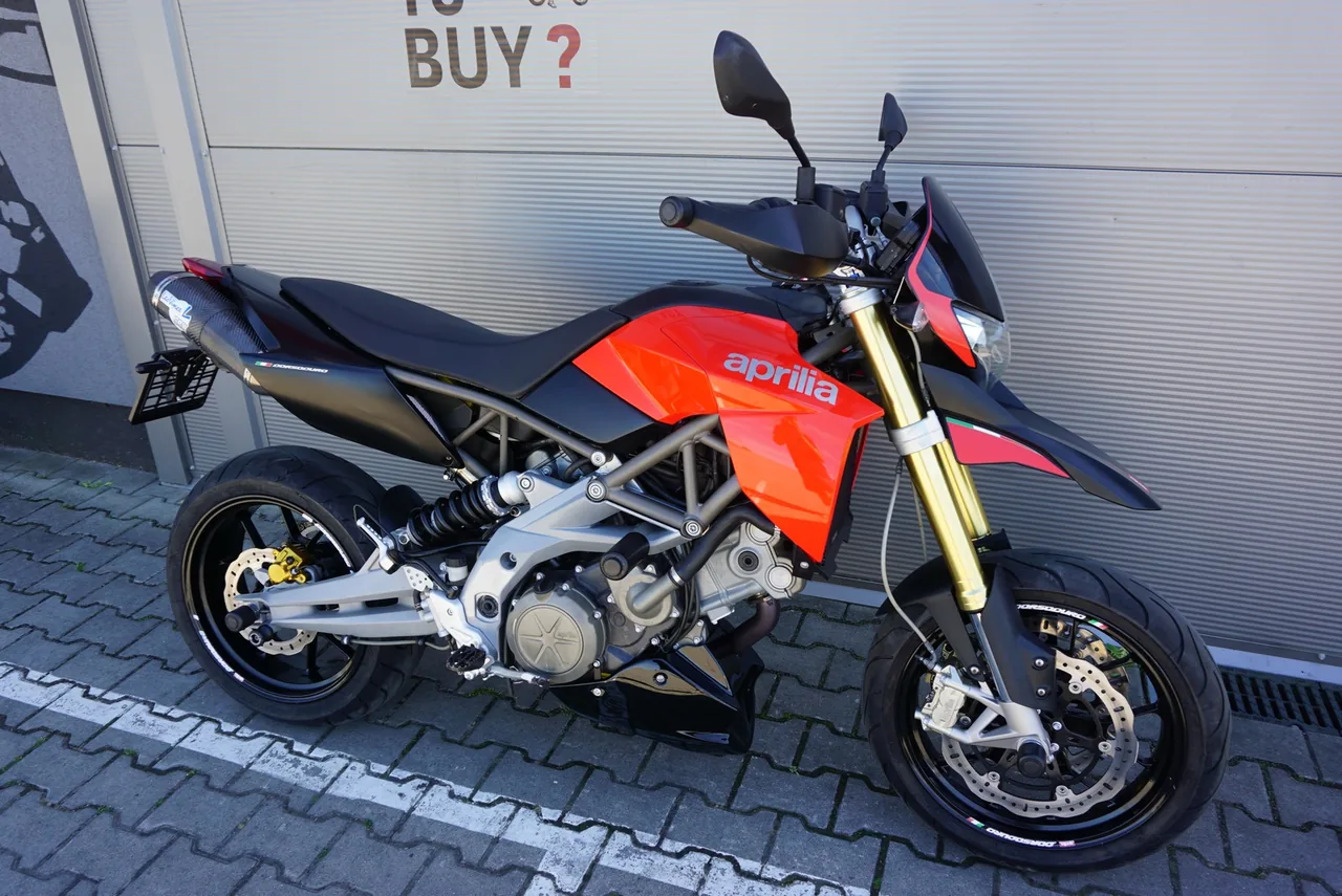 Aprilia Dorsoduro 750
