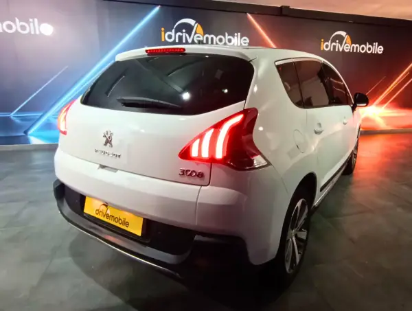 Peugeot 3008 2015 1.2 PureTech Allure