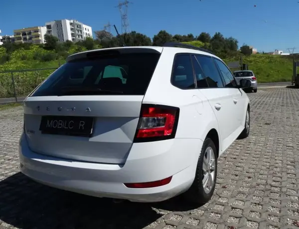 Skoda Fabia Break 2022 1.0 TSI Style