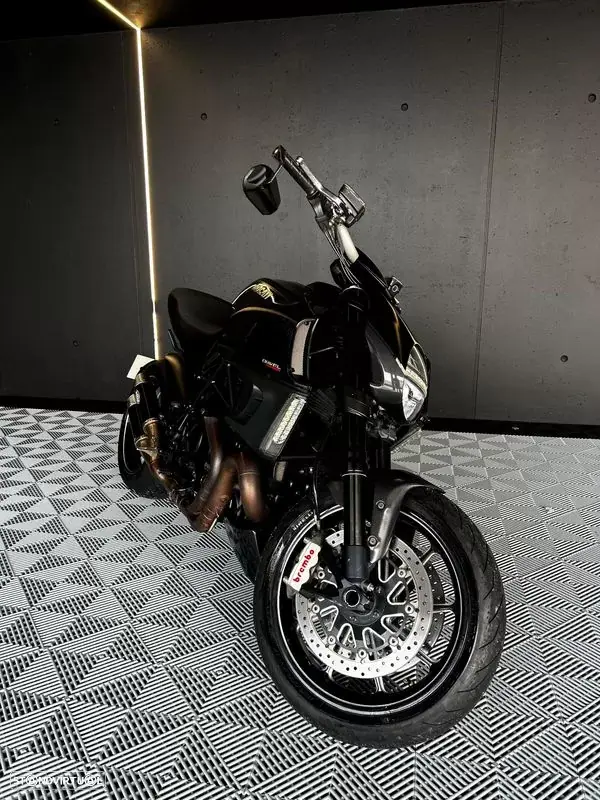 Ducati Diavel 2011 Carbon