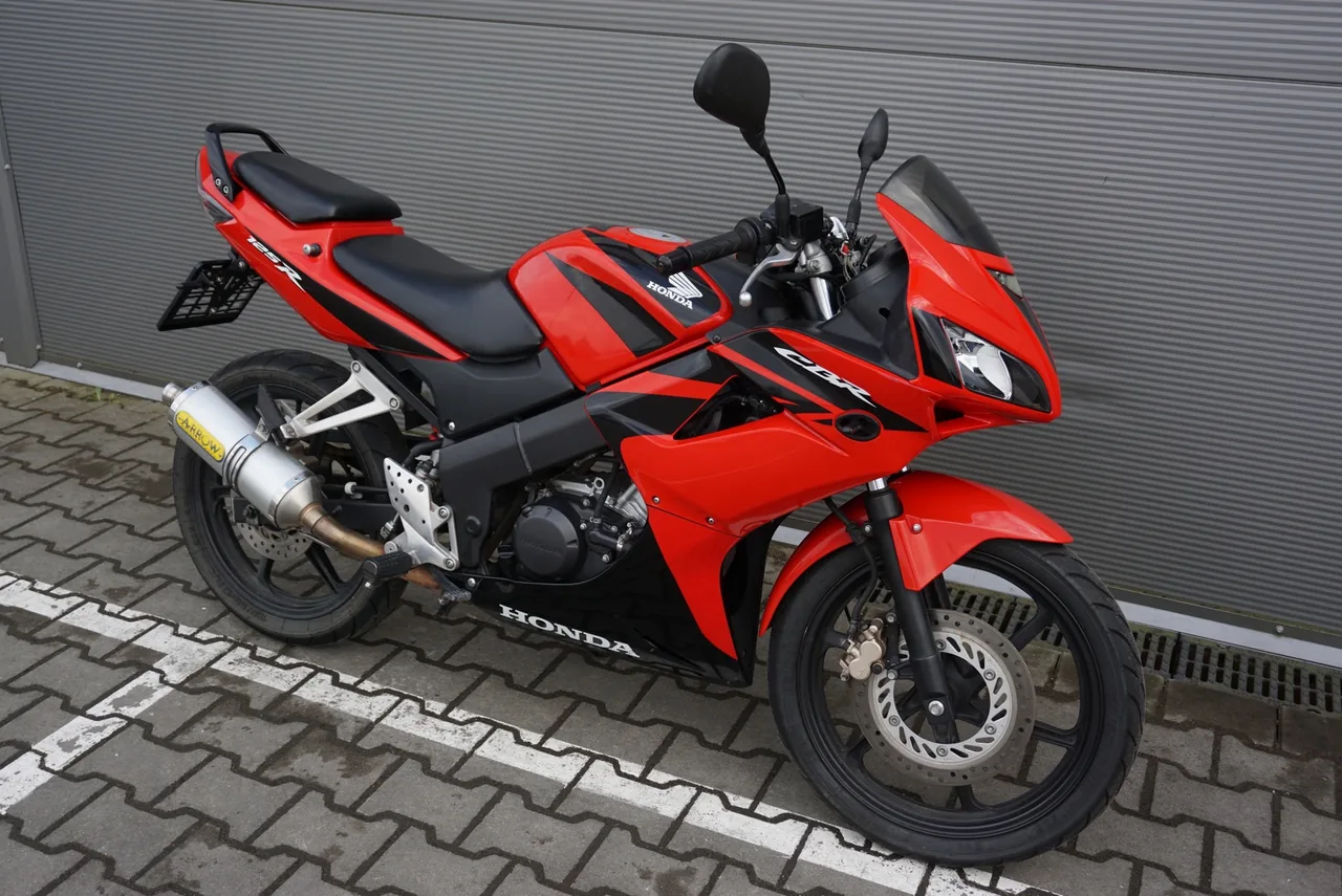 Honda CBR 125 R ARROW