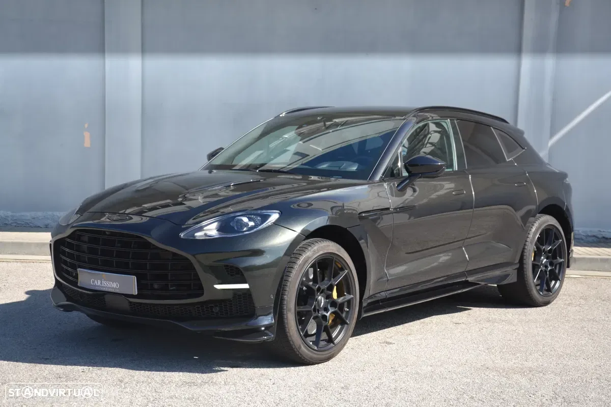 Aston Martin DBX 707