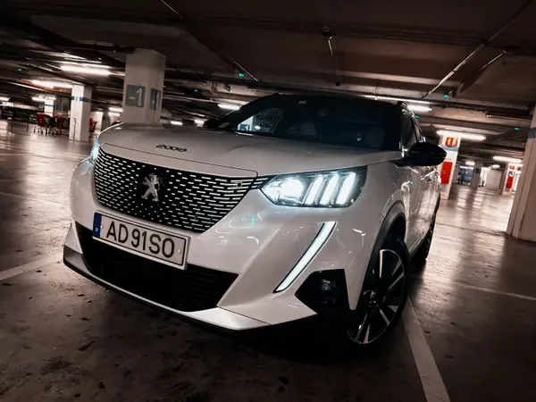 Peugeot e-2008 2020 50 kWh GT