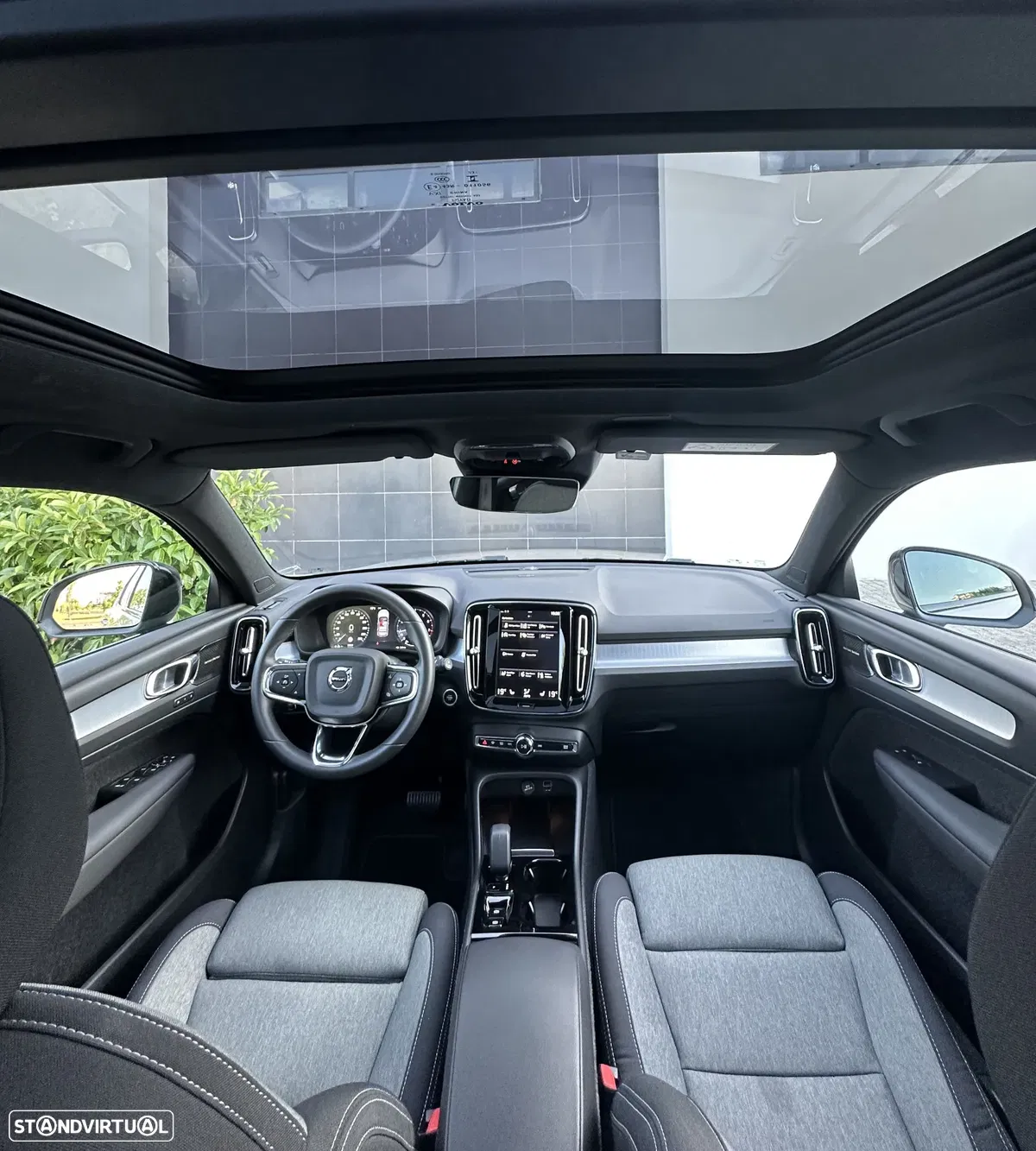 Volvo XC 40 1.5 T2 Plus Dark Auto