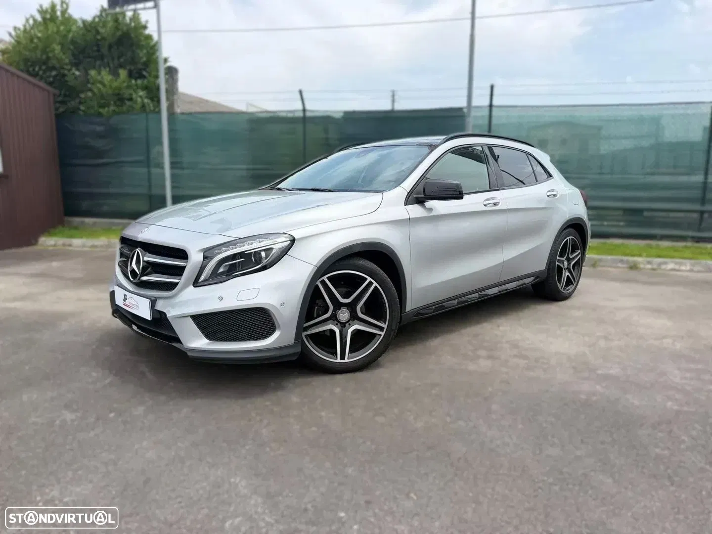 Mercedes-Benz GLA 180 AMG Line