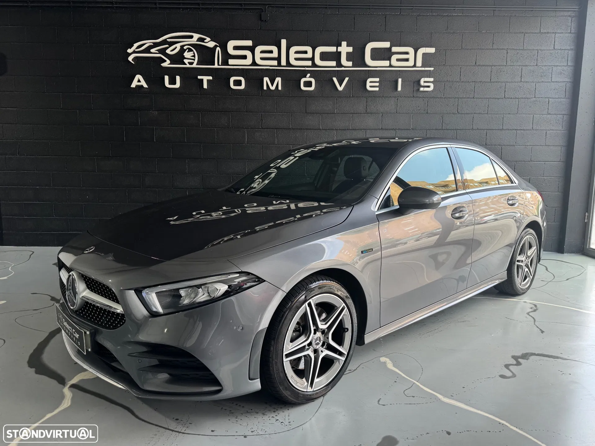 Mercedes-Benz A 250 Limousine e AMG Line