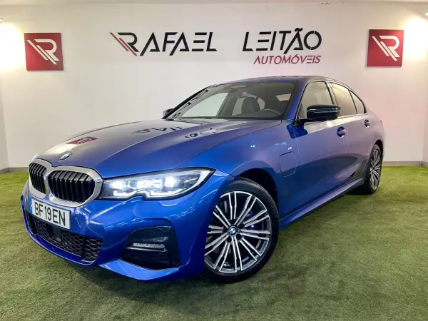 BMW 330e 2019 Pack M