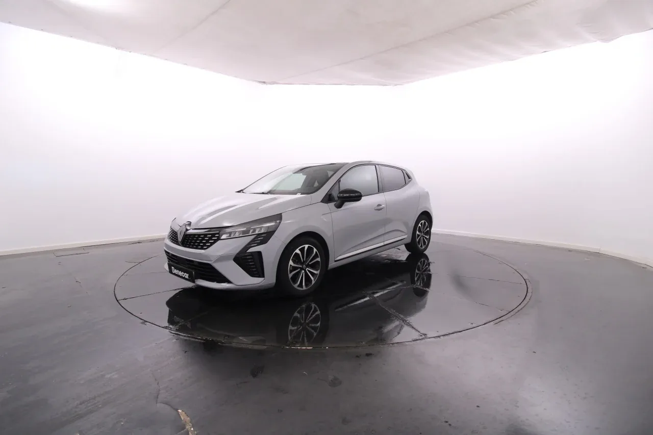 Renault Clio TCe 90 Techno / GPS / Vidros Escurecidos / Cam. Traseira / LED / JLLz