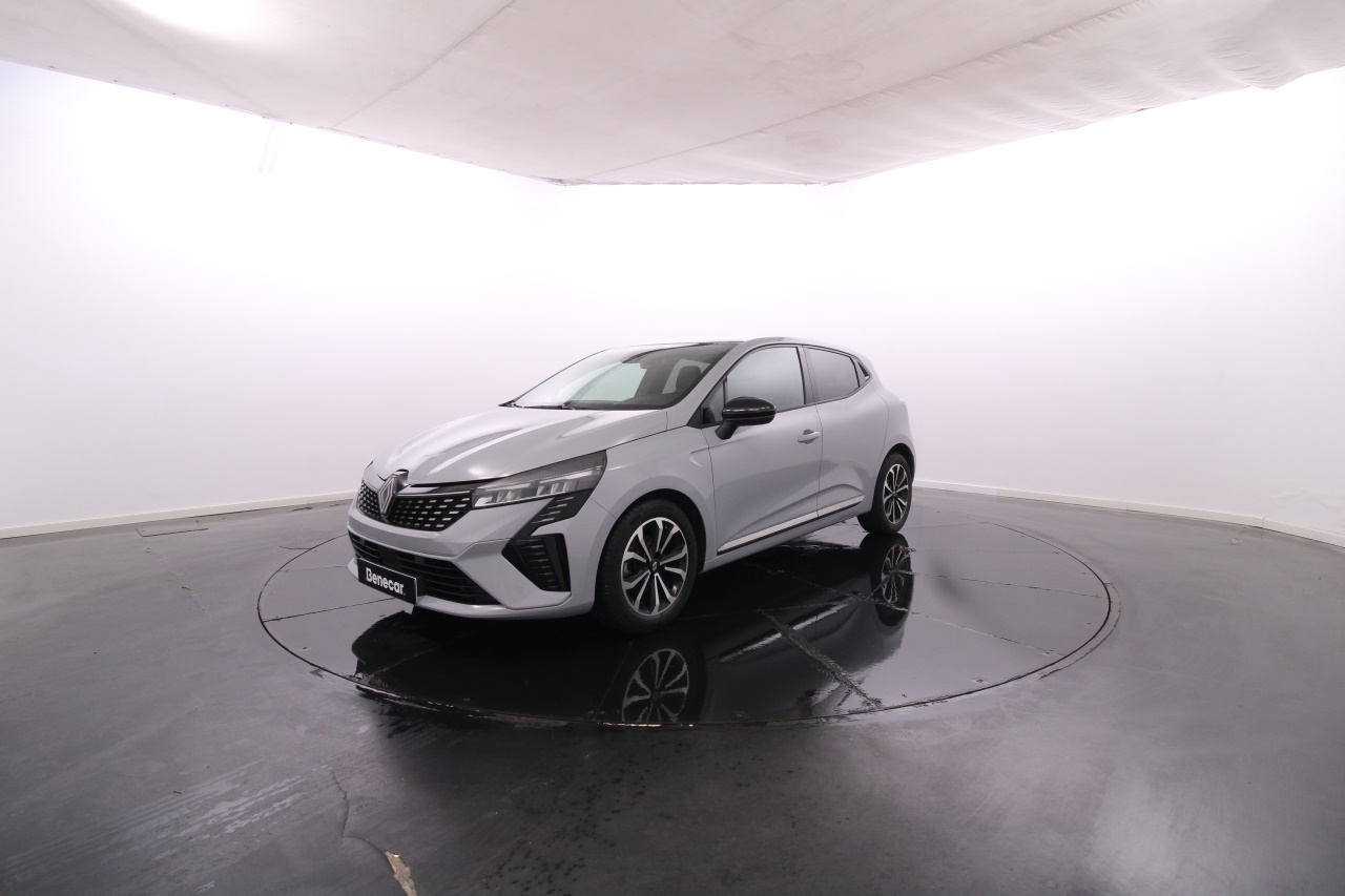 Renault Clio TCe 90 Techno / GPS / Vidros Escurecidos / Cam. Traseira / LED / JLL