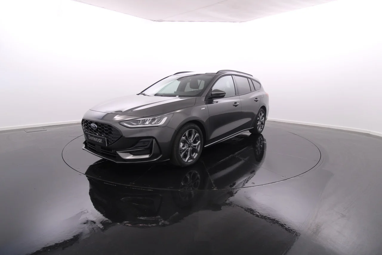 Ford Focus SW ST-LINE 1.5 TDCi 115cv Cx. Aut. GPS / Vidros Escurecidos / Pack Driver