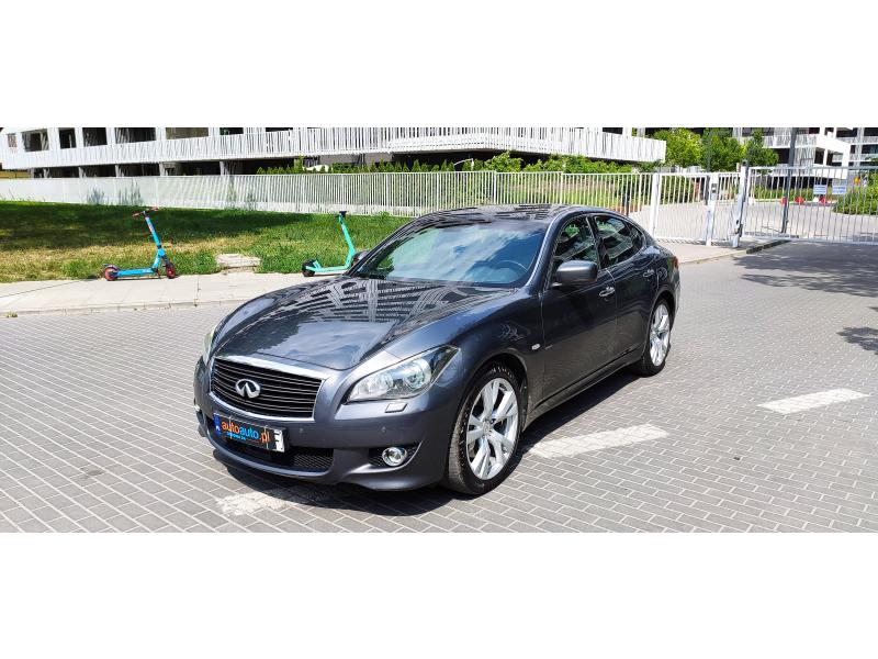 Infiniti M30d S 2011