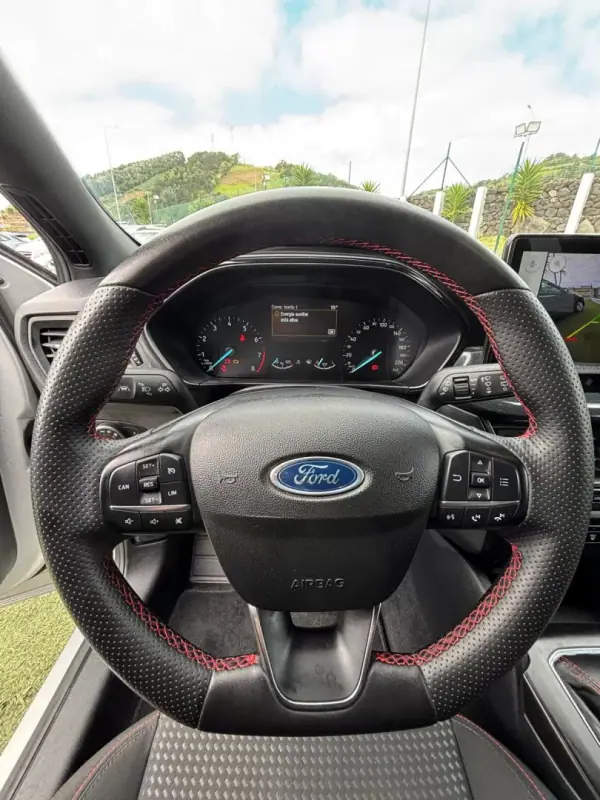 Ford Focus 2024 1.0 EcoBoost MHEV ST-Line Design SIP