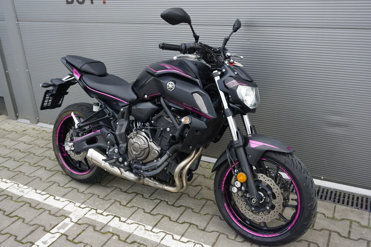 Yamaha MT 07 PINK kat. A
