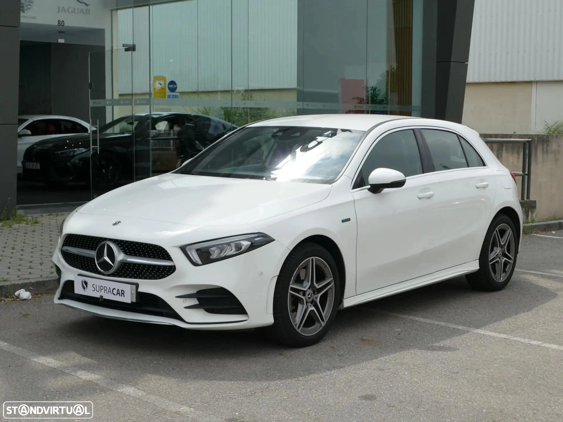 Mercedes-Benz A 250 e AMG Line