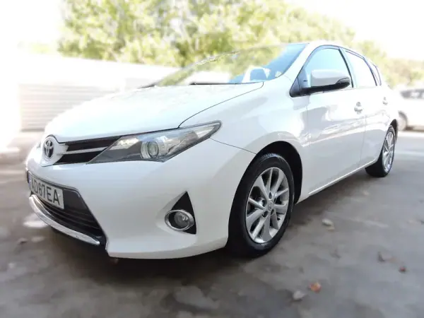 Toyota Auris 2015 1.4 D-4D Comfort+Navi