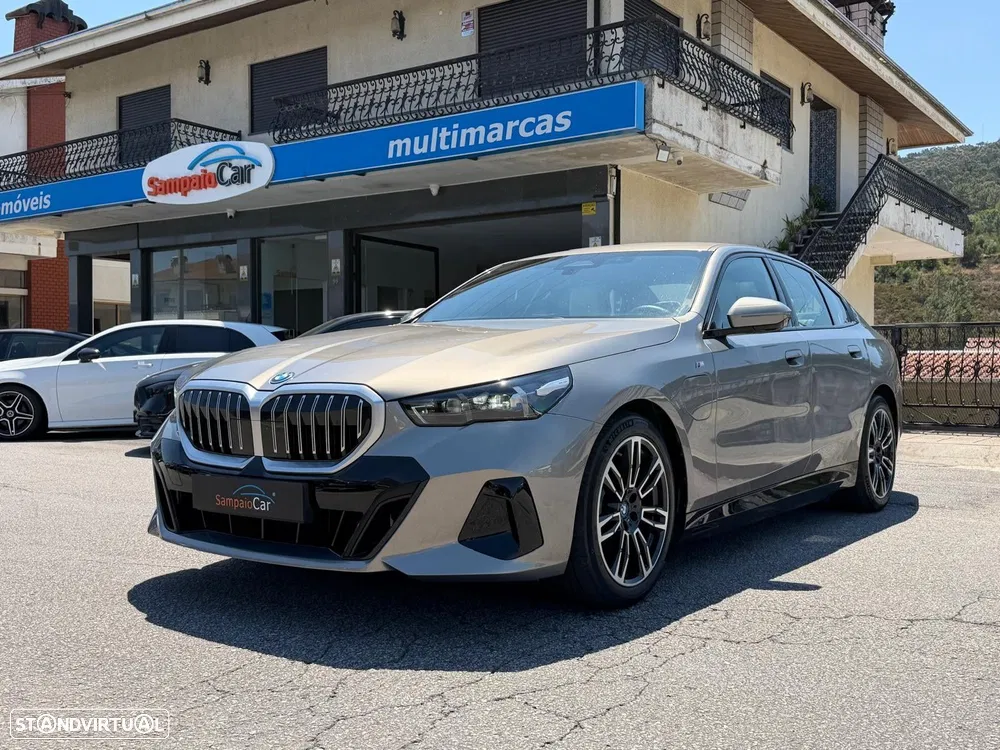 BMW 530 e Pack Desportivo M Pro