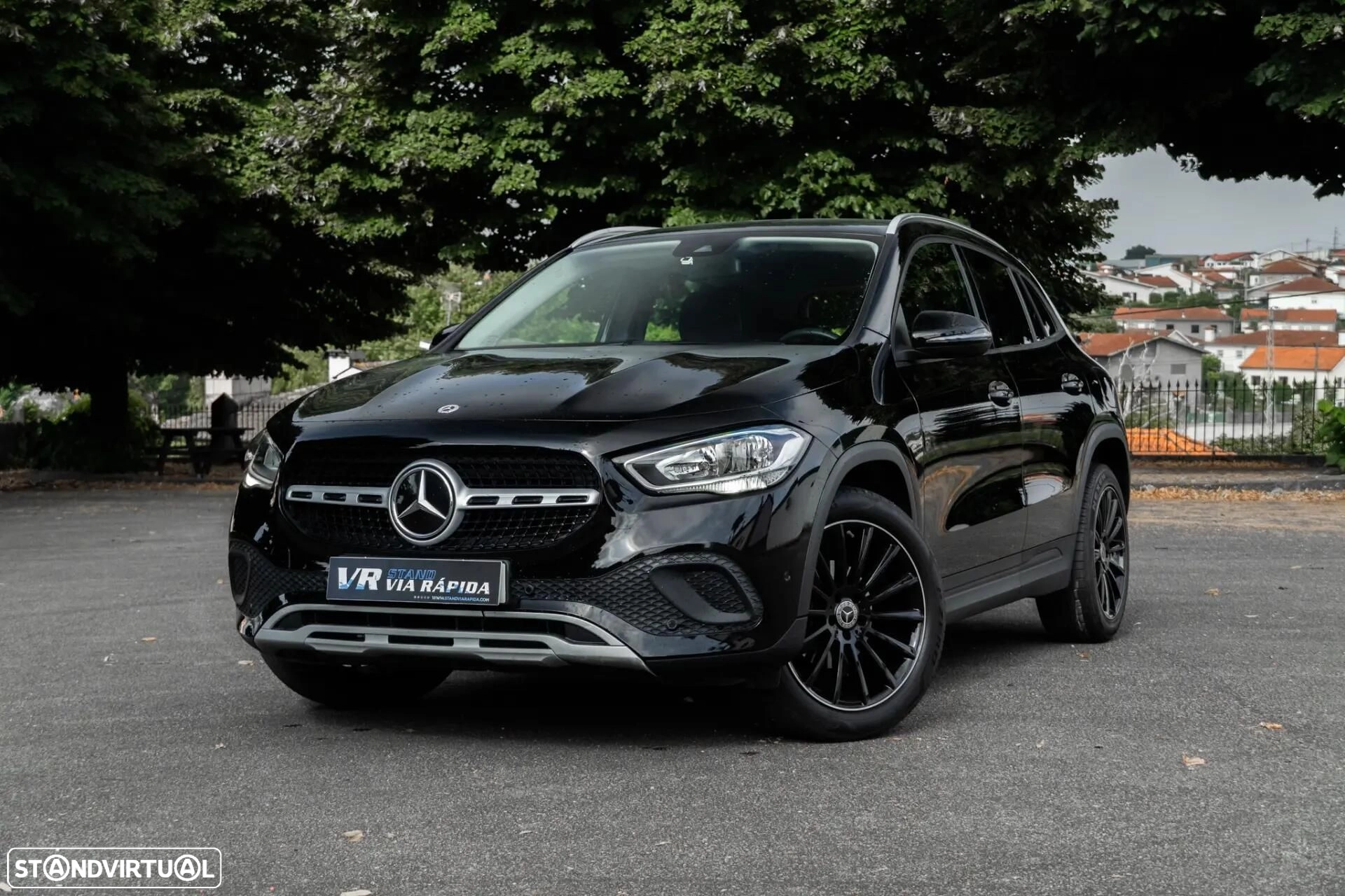 Mercedes-Benz GLA 180 7G-DCT Style