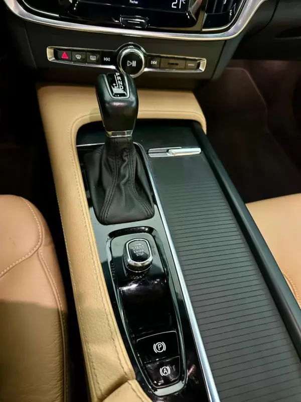 Volvo V90 2017 2.0 D4 Momentum Geartronic