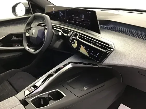 Peugeot 3008 Phase 4 Gt Exclusive 1.2 HYBRID 145 Zéro km immatriculé