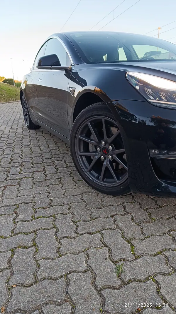 Tesla Model 3 2019 Long-Range Dual Motor AWD