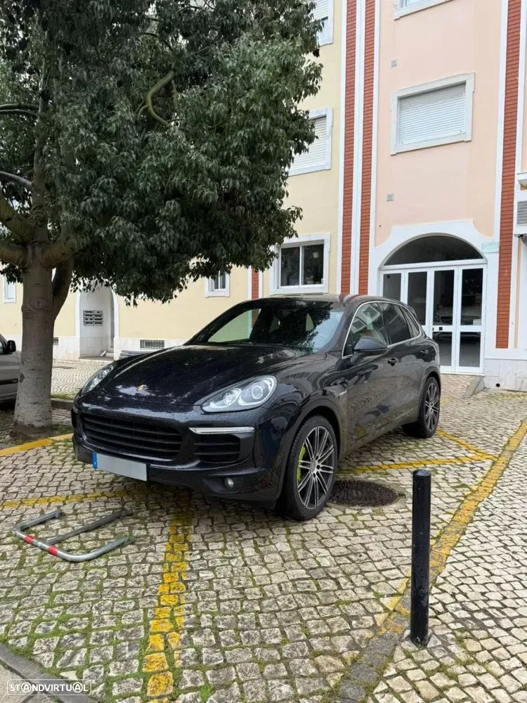 Porsche Cayenne S E-Hybrid