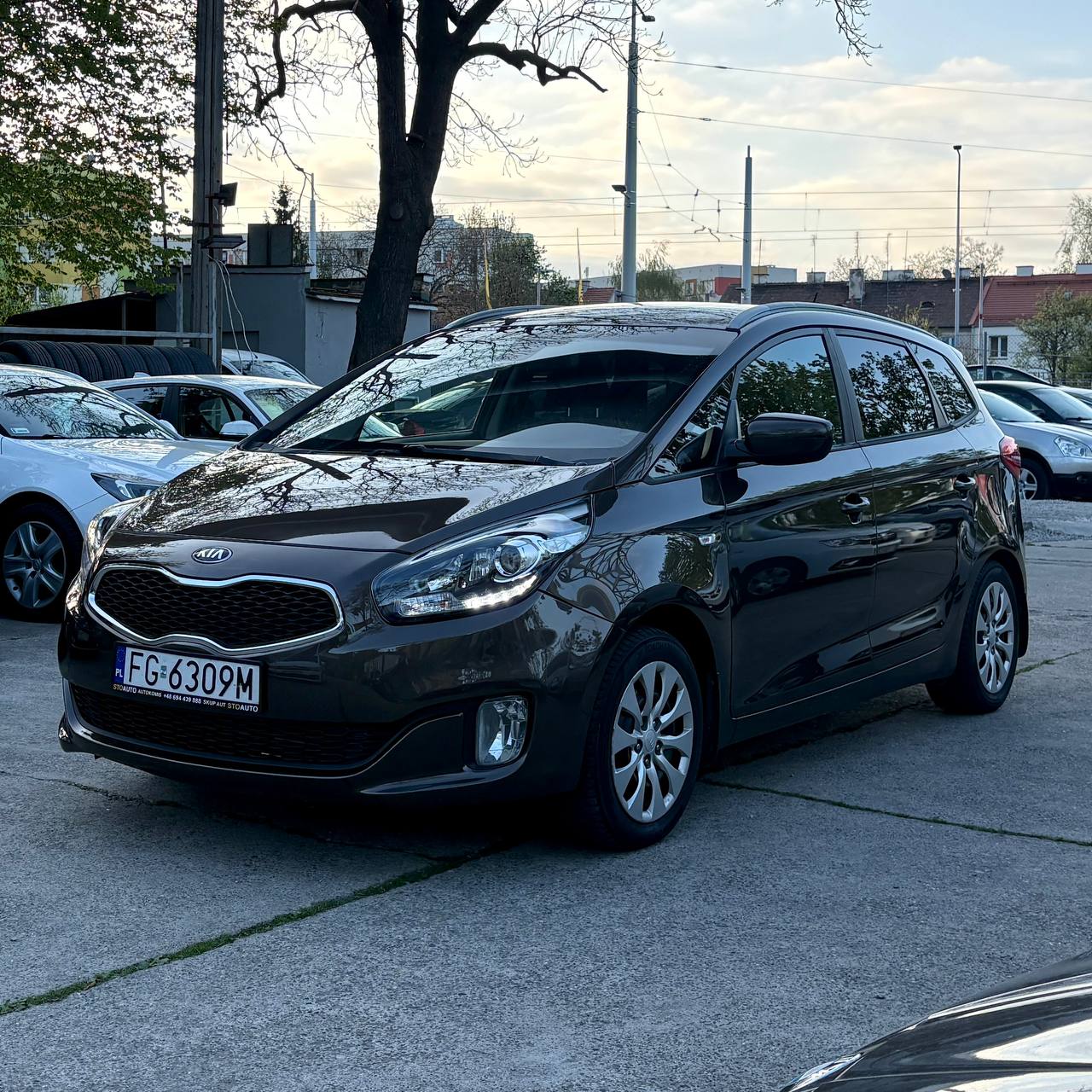 KIA Carens