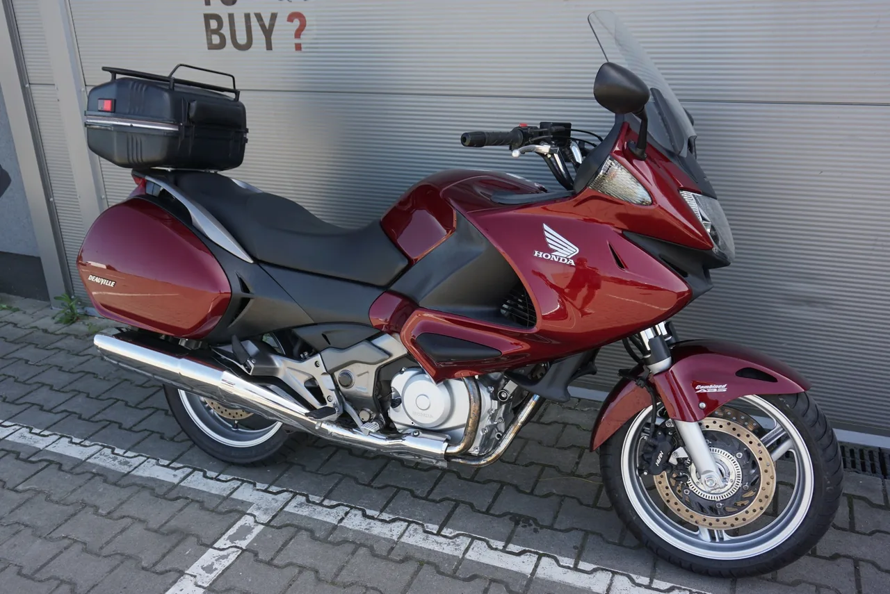 Honda NTV 700 Deauville