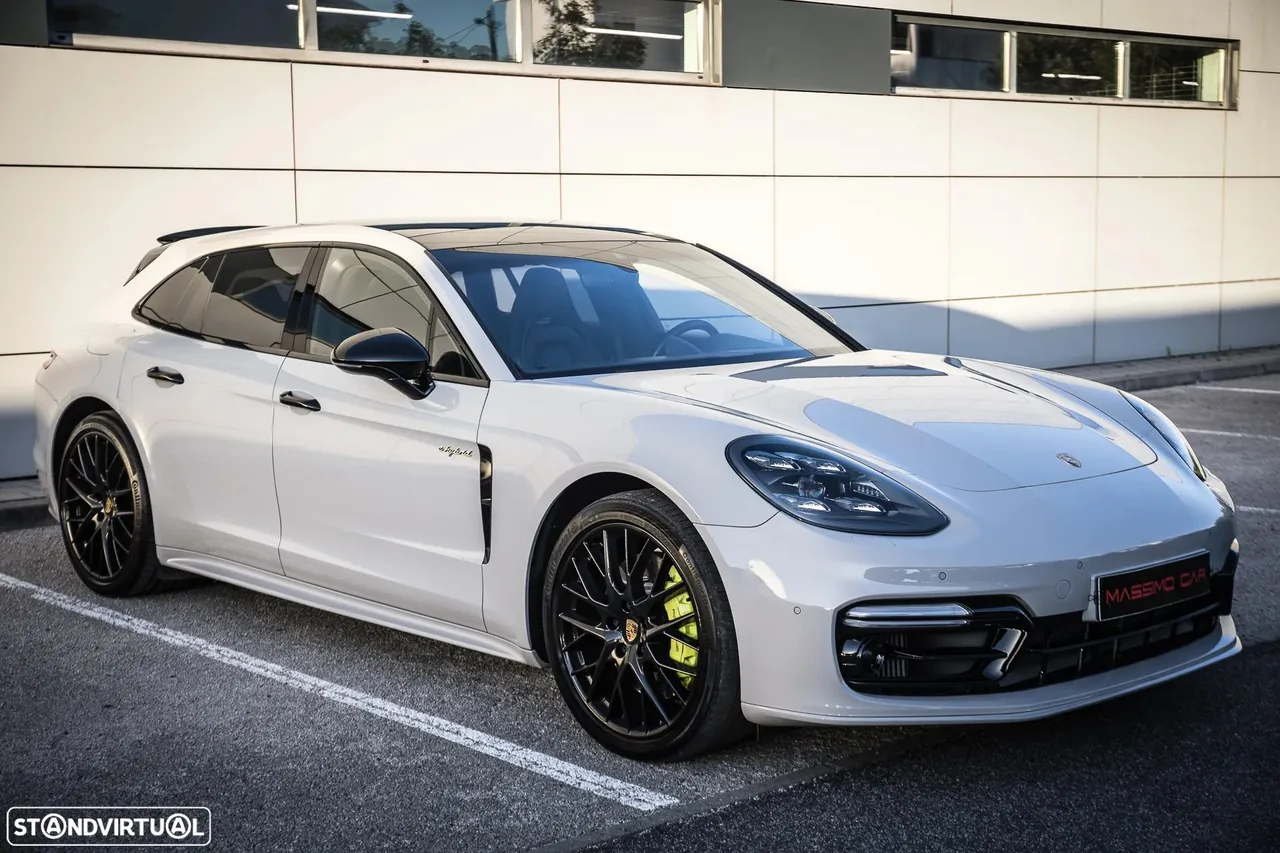 Porsche Panamera Sport Turismo 4 E-Hybrid Platinum Edition