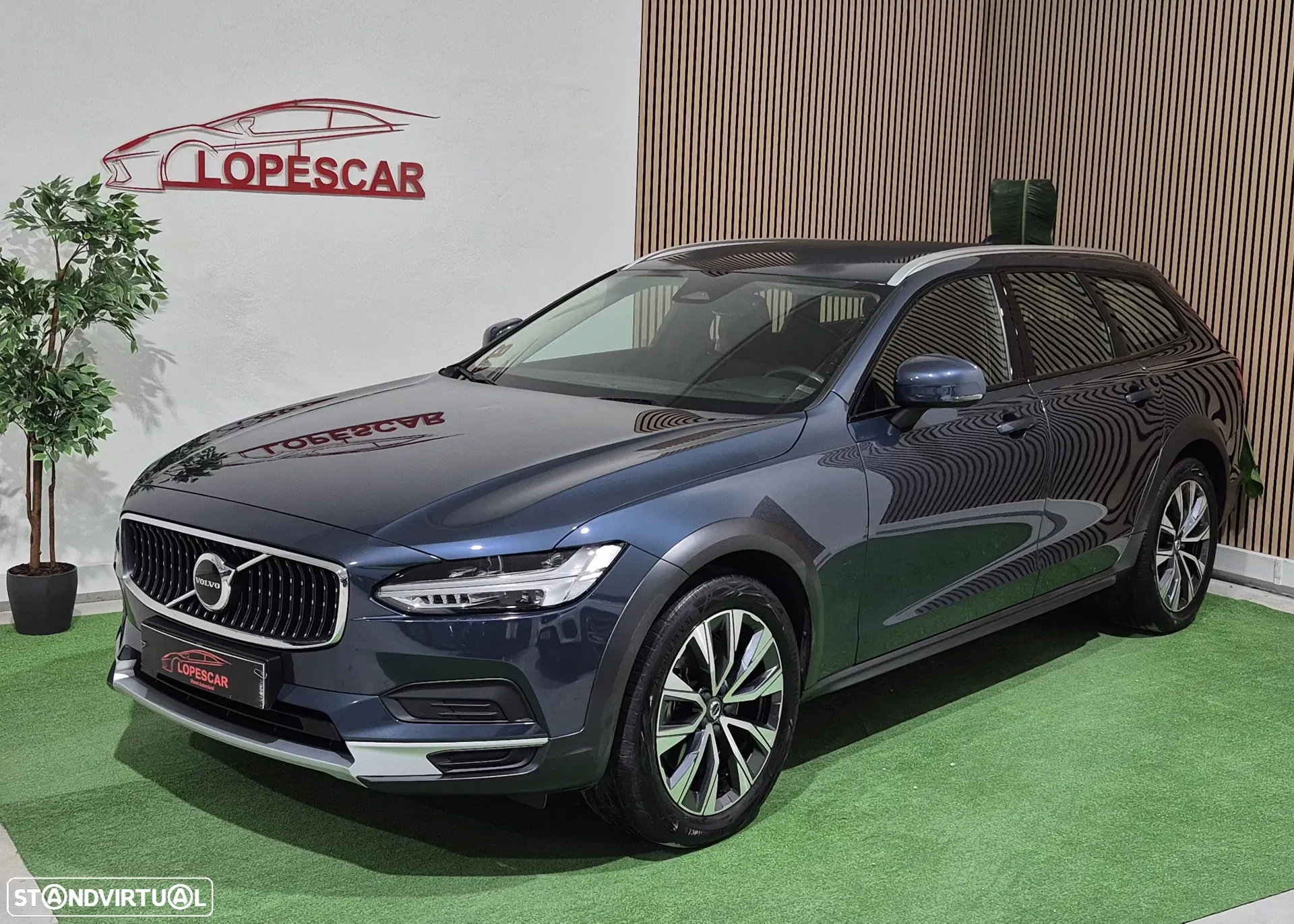 Volvo V90 Cross Country 2.0 B5 Plus AWD