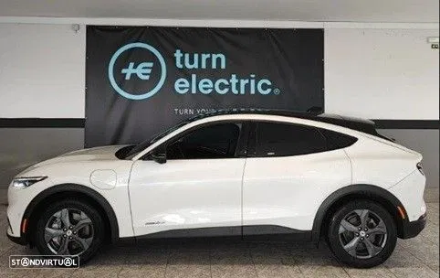 Ford Mustang Mach-E 75.7 kWh Base