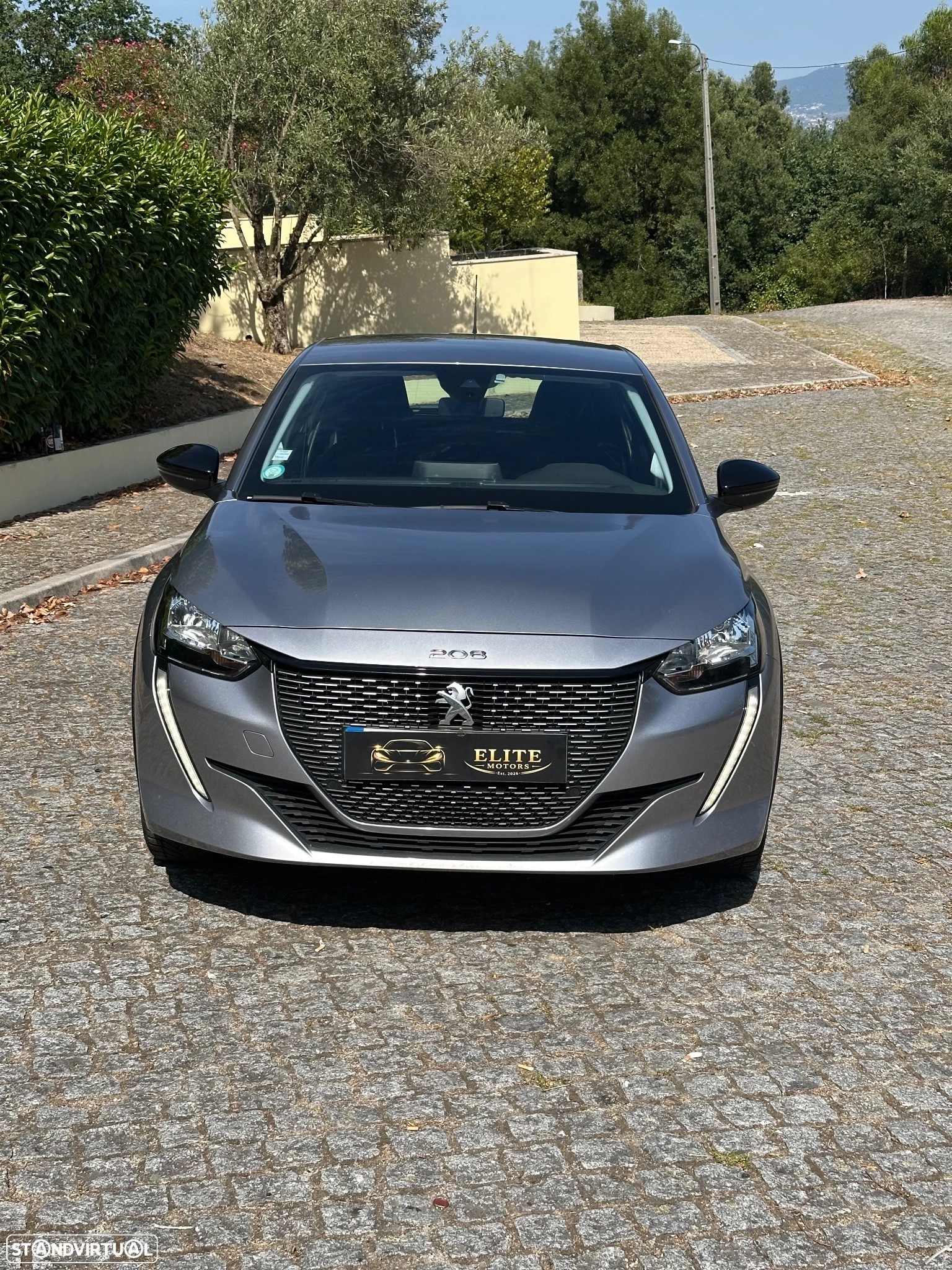Peugeot e-208