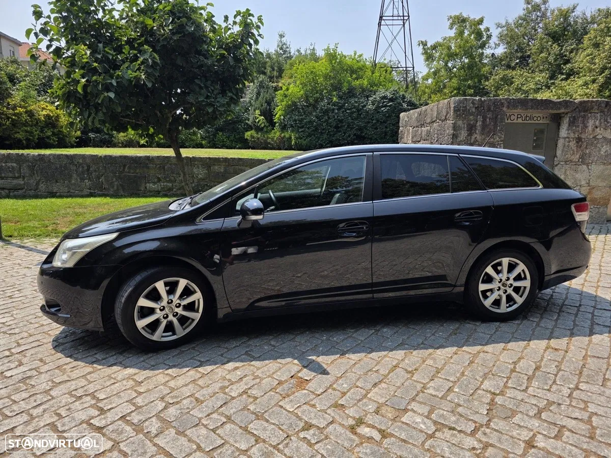 Toyota Avensis SW 2.0 D-4D Exclusive +Pele+GPS