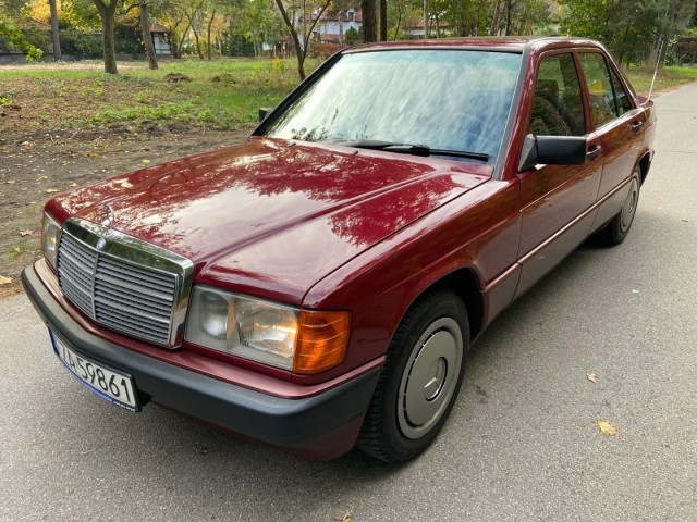 Mercedes-Benz W201 (190)