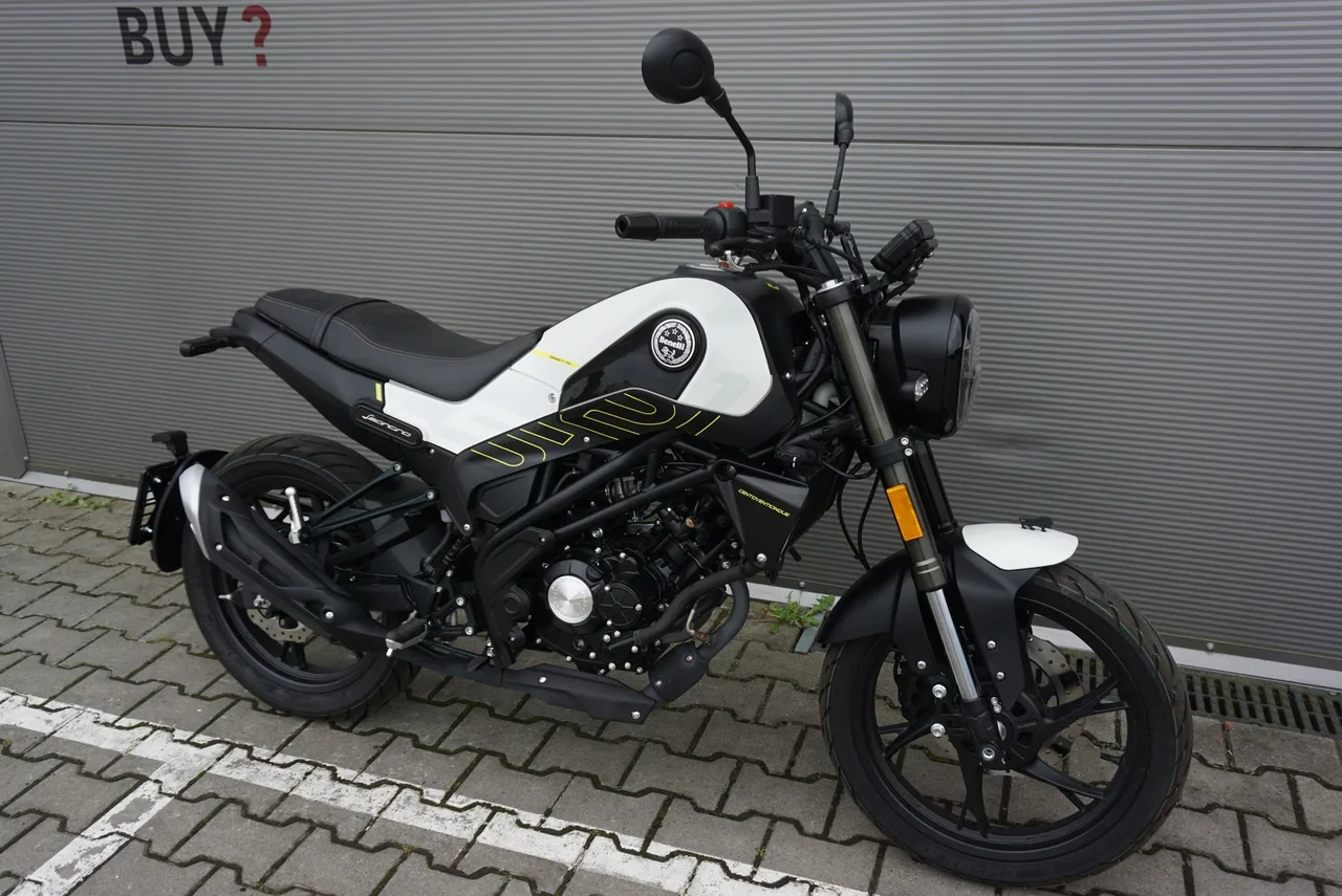Benelli Leoncino 125