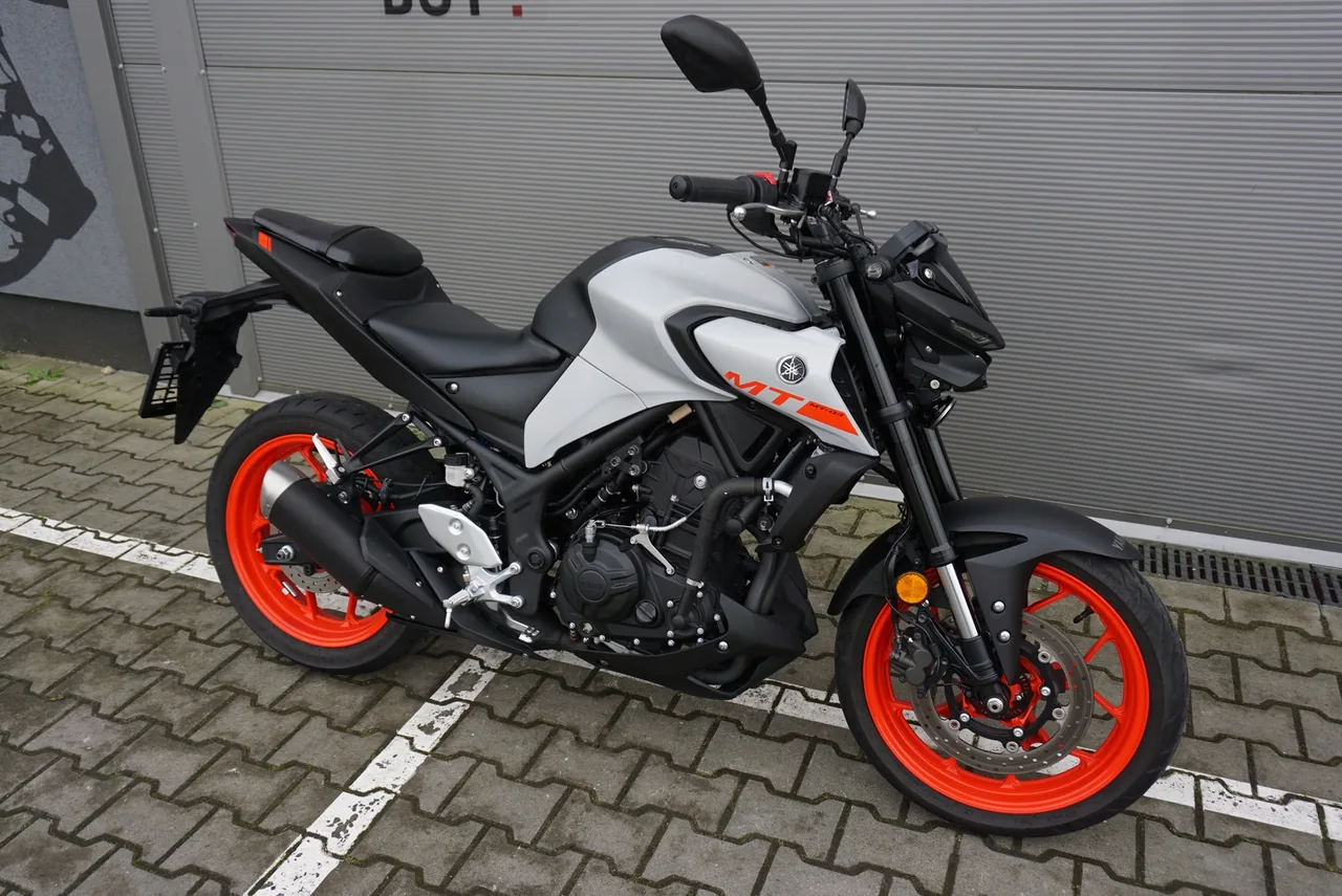 Yamaha MT 03 ICE FLUO