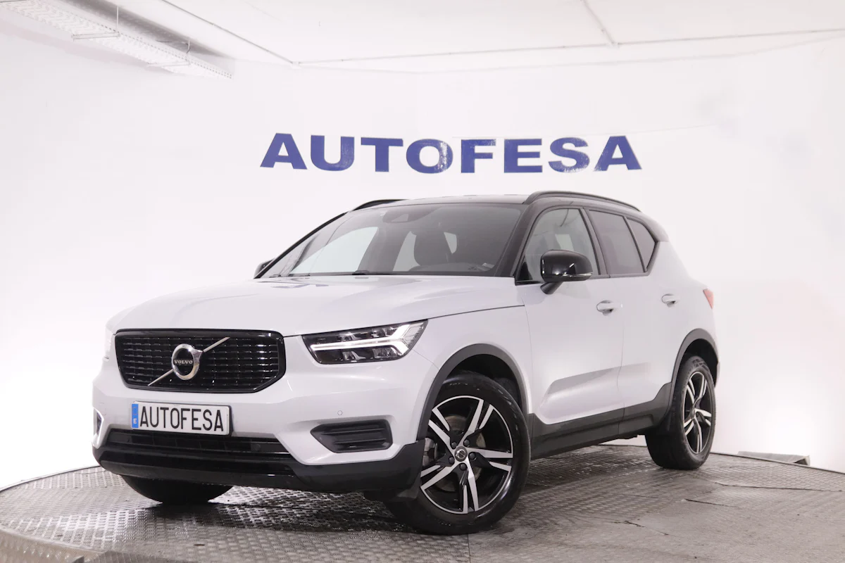 Volvo XC40 2.0 B4 HYBRID AWD R DESIGN AUTO 197CV 5P # IVA DEDUCIBLE, NAVY, PARKTRONIC