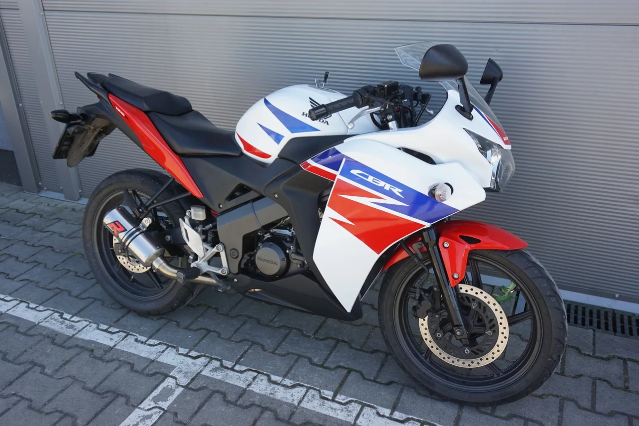 Honda CBR 125 R Zarej.