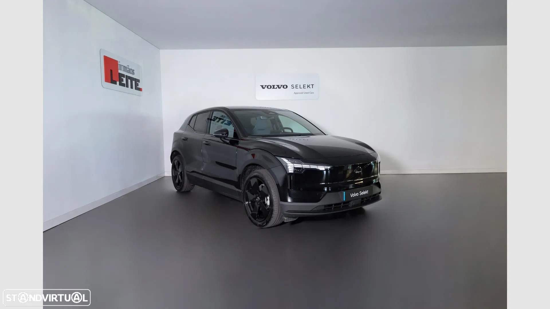 Volvo EX30 69 kWh Single Motor Extended Range Black Edition
