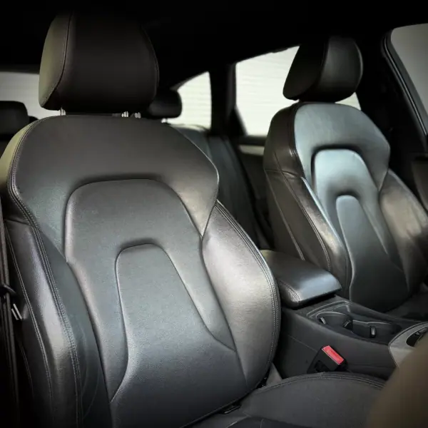 Audi A4 Avant 2012 2.0 TDI S-line
