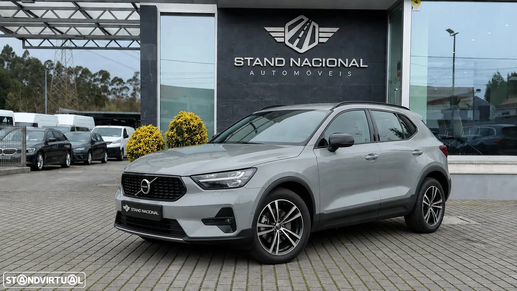 Volvo XC 40 1.5 T2 Plus Dark Auto