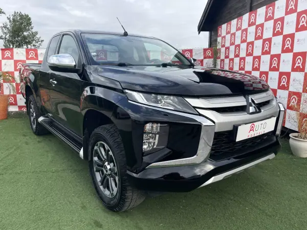 Mitsubishi L200 2021 2.3 DI-D Club Invite Strakar Look 4WD