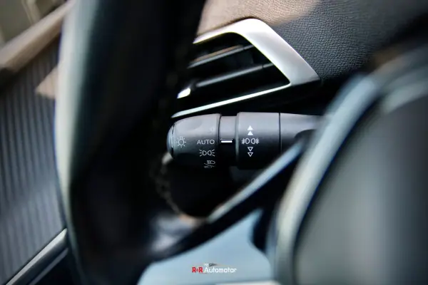 Peugeot 3008 2019 1.5 BlueHDi Active